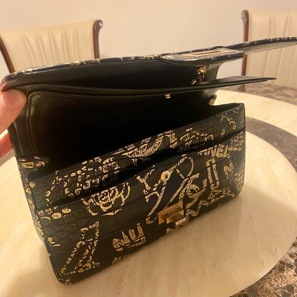Chanel Limited Edition Crocodile Embossed Graffiti Reissue 2.55 - Picture 6 of 8